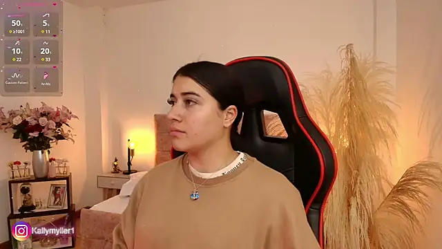 Snapshot of KallyMyller1 chatting on 02.22.25 KallyMyller1 online show from 02.22.25