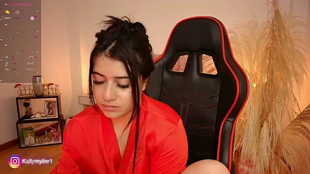 Snapshot of KallyMyller1 chatting on 03.06.25 KallyMyller1 online show from 03.06.25