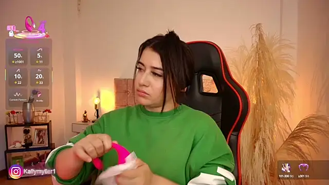 Snapshot of KallyMyller1 chatting on 03.10.25 KallyMyller1 online show from 03.10.25