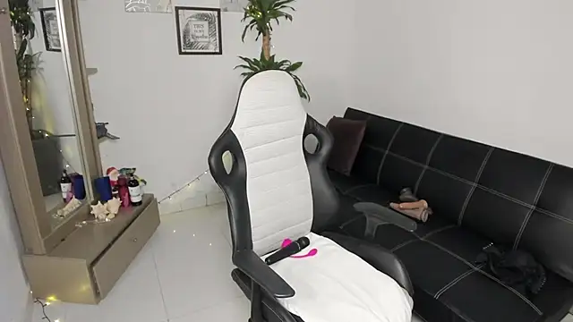 alyssannVhm online show from 01.08.26