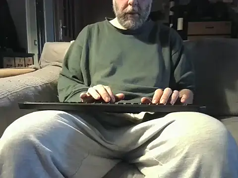 Snapshot of naked_bear chatting on 02.03.26 naked bear online show from 02.03.26