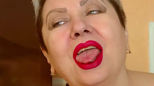 Snapshot of LadyPosh chatting on 02.24.26 LadyPosh online show from 02.24.26