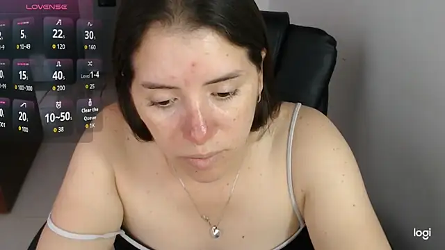 Snapshot of spicey_latina chatting on 05.02.26 spicey latina online show from 05.02.26