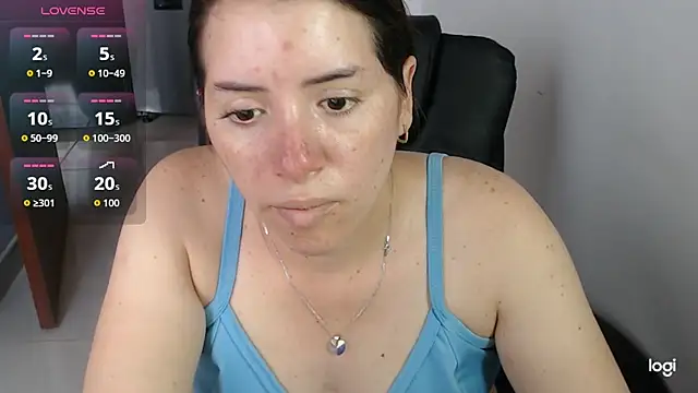 Snapshot of spicey_latina chatting on 05.05.26 spicey latina online show from 05.05.26