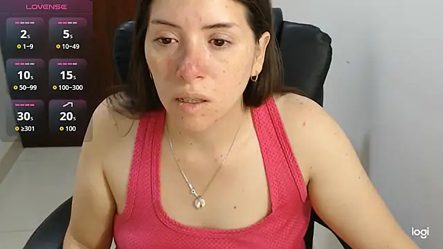 Snapshot of spicey_latina chatting on 07.17.26 spicey latina online show from 07.17.26