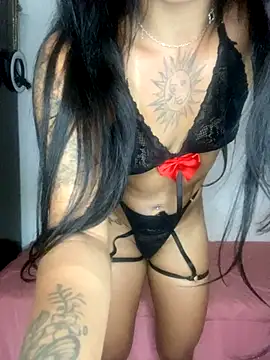 Snapshot of angellhott chatting on 09.15.25 angellhott online show from 09.15.25