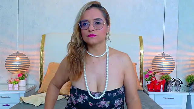 Snapshot of MarilynVega1 chatting on 07.09.26 MarilynVega1 online show from 07.09.26