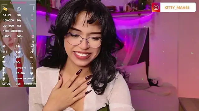 Snapshot of YourKatt chatting on 10.02.25 YourKatt online show from 10.02.25