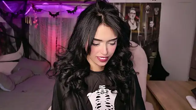 Snapshot of YourKatt chatting on 10.12.25 YourKatt online show from 10.12.25