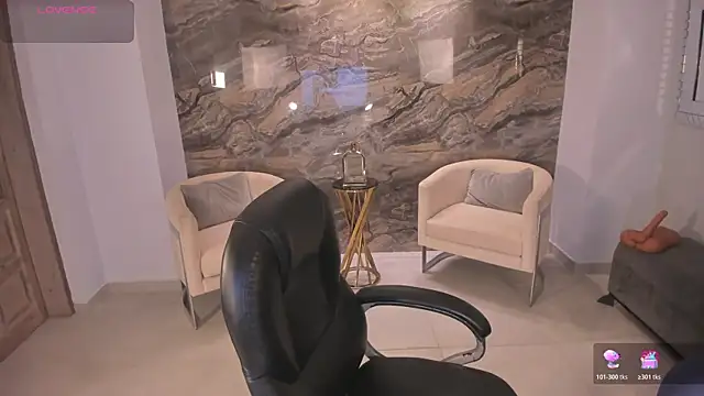 Snapshot of KylaMorrison chatting on 06.23.26 KylaMorrison online show from 06.23.26