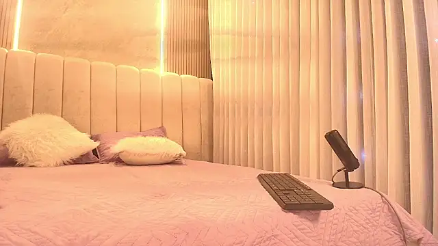 emyli sw  online show from 02.04.26