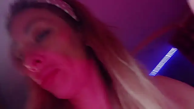 AnnieGOld  online show from 09.13.25