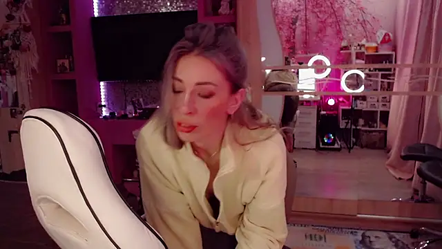 AnnieGOld  online show from 02.07.26