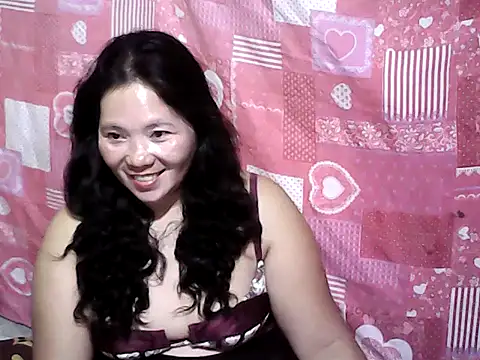 Snapshot of hotpusie_4u chatting on 04.13.26 hotpusie 4u online show from 04.13.26