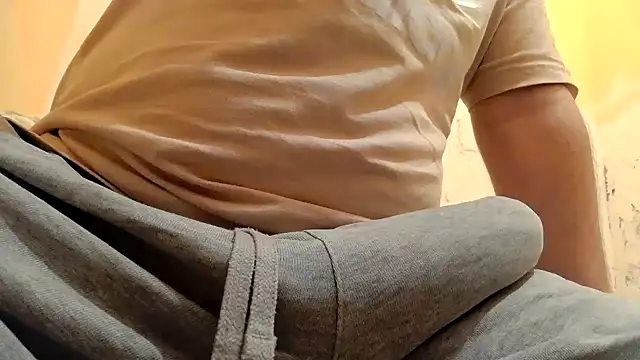 Snapshot of gae89tano chatting on 10.24.25 gae89tano online show from 10.24.25