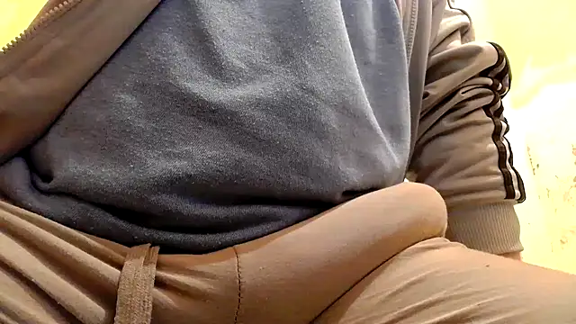 Snapshot of gae89tano chatting on 11.18.25 gae89tano online show from 11.18.25