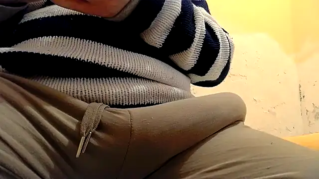 Snapshot of gae89tano chatting on 12.18.25 gae89tano online show from 12.18.25