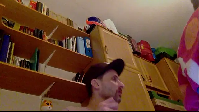 Snapshot of FireFox_Feel chatting on 12.04.24 FireFox Feel online show from 12.04.24