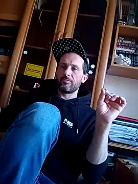 Snapshot of FireFox_Feel chatting on 03.20.25 FireFox Feel online show from 03.20.25