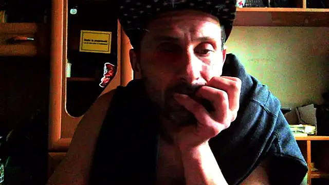 Snapshot of FireFox_Feel chatting on 11.15.25 FireFox Feel online show from 11.15.25