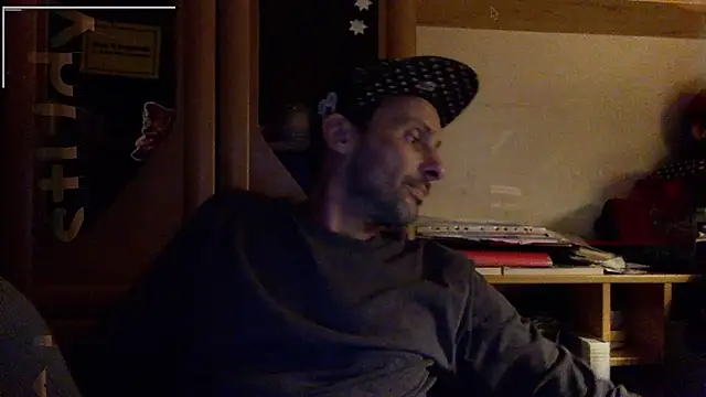 Snapshot of FireFox_Feel chatting on 11.17.25 FireFox Feel online show from 11.17.25