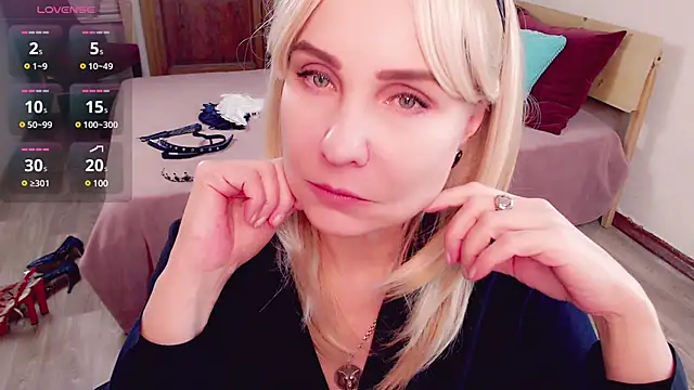 Snapshot of _unique_cam_ chatting on 01.12.25 unique cam online show from 01.12.25