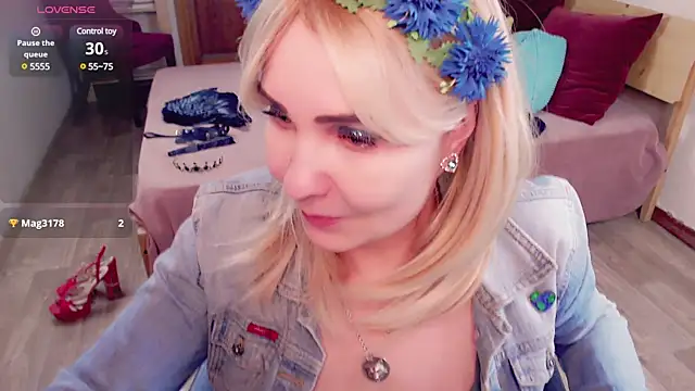 Snapshot of _unique_cam_ chatting on 02.02.25 unique cam online show from 02.02.25