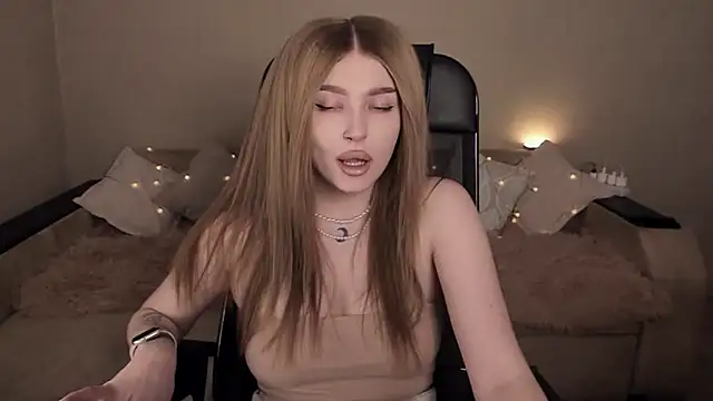 ViolettaLopez online show from 02.20.25