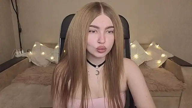 ViolettaLopez online show from 11.24.25