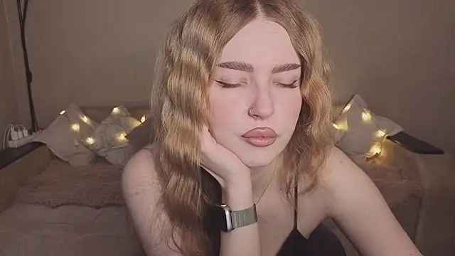 Snapshot of ViolettaLopez chatting on 02.10.26 ViolettaLopez online show from 02.10.26