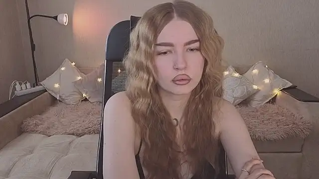 Snapshot of ViolettaLopez chatting on 02.20.26 ViolettaLopez online show from 02.20.26