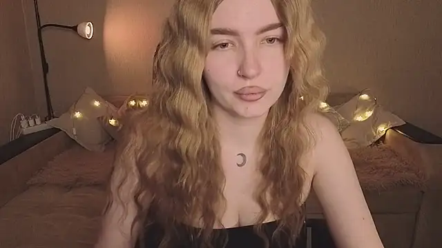 Snapshot of ViolettaLopez chatting on 02.22.26 ViolettaLopez online show from 02.22.26