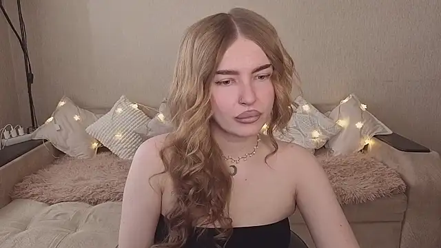 Snapshot of ViolettaLopez chatting on 03.14.26 ViolettaLopez online show from 03.14.26