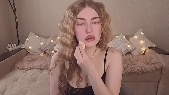 Snapshot of ViolettaLopez chatting on 03.20.26 ViolettaLopez online show from 03.20.26