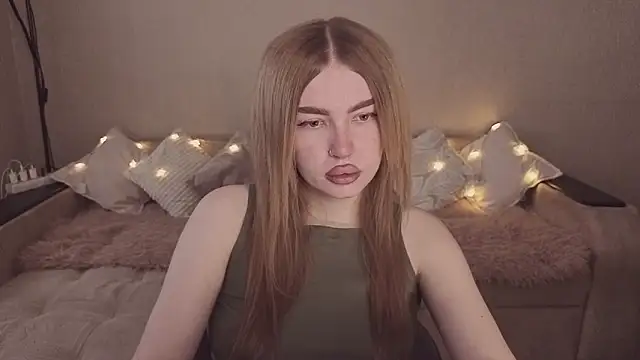 Snapshot of ViolettaLopez chatting on 04.02.26 ViolettaLopez online show from 04.02.26