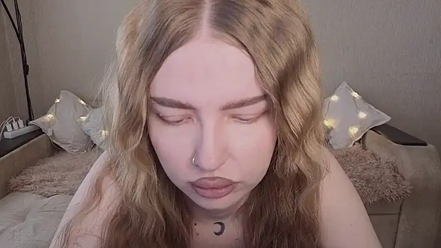 Snapshot of ViolettaLopez chatting on 04.27.26 ViolettaLopez online show from 04.27.26