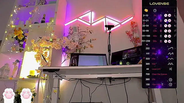 Snapshot of Elena-Marilyn chatting on 04.22.26 Elena-Marilyn online show from 04.22.26