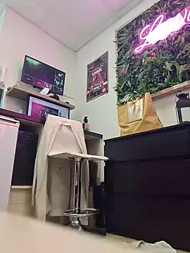 Snapshot of Nathotsexy1 chatting on 12.31.24 Nathotsexy1 online show from 12.31.24