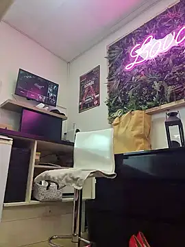 Snapshot of Nathotsexy1 chatting on 01.21.25 Nathotsexy1 online show from 01.21.25