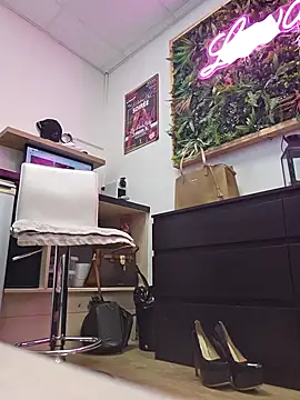 Snapshot of Nathotsexy1 chatting on 02.18.25 Nathotsexy1 online show from 02.18.25