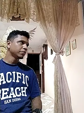 Snapshot of roman_and_jessie chatting on 03.04.25 roman and jessie online show from 03.04.25