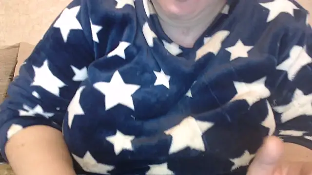 Snapshot of Amy_August chatting on 02.12.26 Amy August online show from 02.12.26