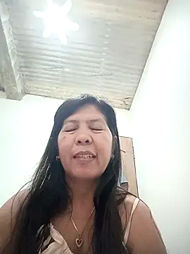 Snapshot of TropicalFlower chatting on 04.11.26 TropicalFlower online show from 04.11.26