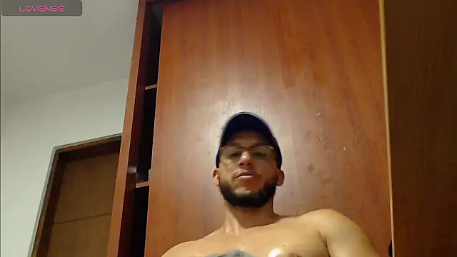 Snapshot of MarcusMilarc chatting on 01.12.25 MarcusMilarc online show from 01.12.25