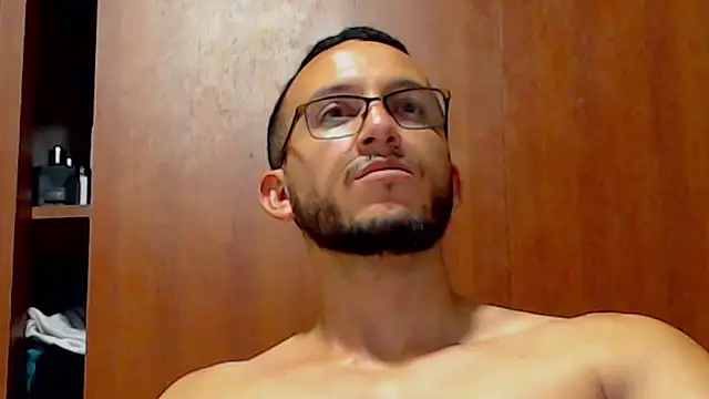Snapshot of MarcusMilarc chatting on 02.19.25 MarcusMilarc online show from 02.19.25