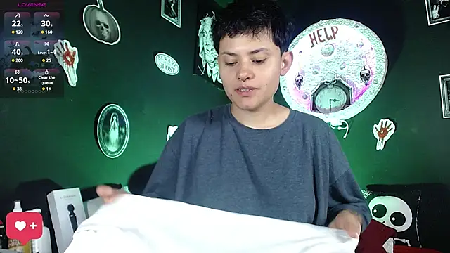 girl intense444 online show from 10.29.25