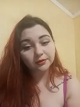 Snapshot of LouiseHome chatting on 03.16.25 LouiseHome online show from 03.16.25