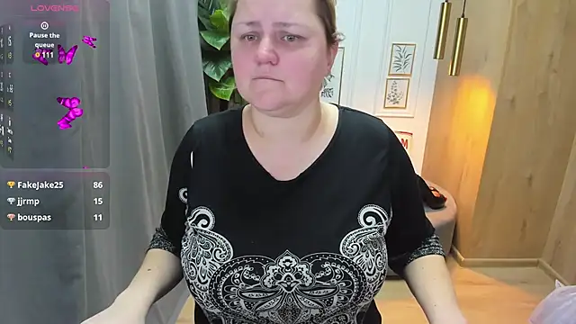 Snapshot of ScarlettSoft chatting on 12.24.24 ScarlettSoft online show from 12.24.24