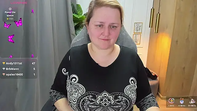 Snapshot of ScarlettSoft chatting on 03.11.25 ScarlettSoft online show from 03.11.25