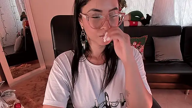 PaulinaBelushi online show from 12.13.24